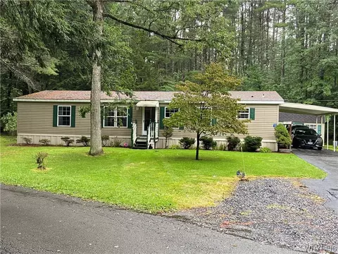 105 Lori Dr, Fenton, NY 13746