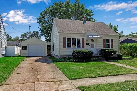 13 Carolyn Ct, Cheektowaga, NY 14225