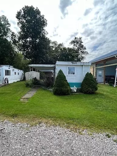 9456 Lakeshore #43, Evans, NY 14006