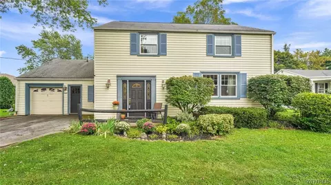 5447 S Abbott Rd, Orchard Park, NY 14127