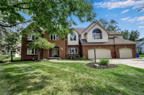 8128 Floss Ln, East Amherst, NY 14051