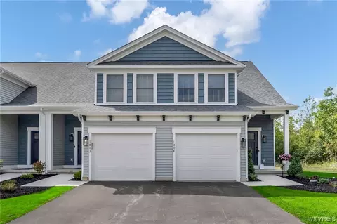 1004 Carriage Ln, West Seneca, NY 14224