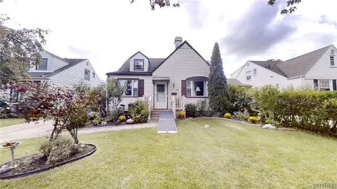 104 Calvin Ct S, Tonawanda, NY 14150