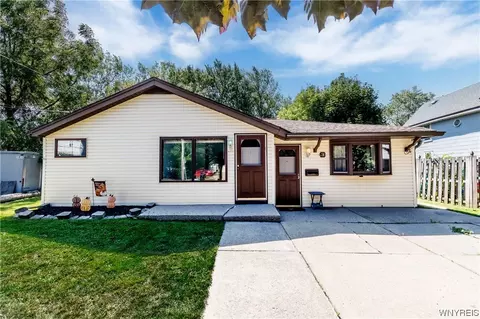 14 Laverack Ave, Lancaster, NY 14086