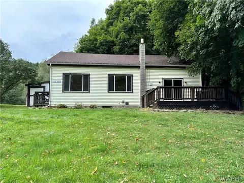 1268 Dale Rd, Middlebury, NY 14039