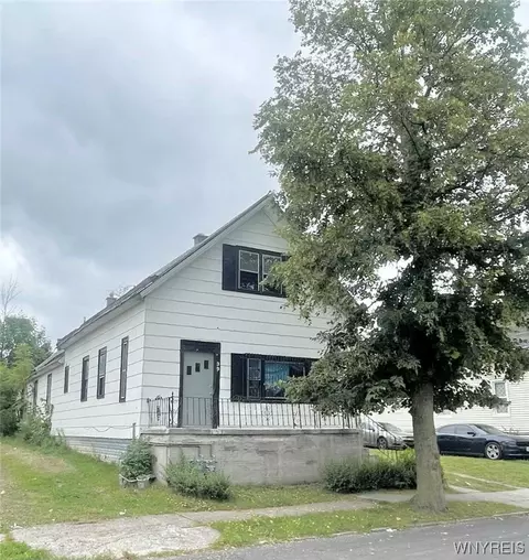 39 Lombard St, Buffalo, NY 14206