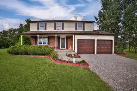 4785 Mapleton Rd, Pendleton, NY 14094