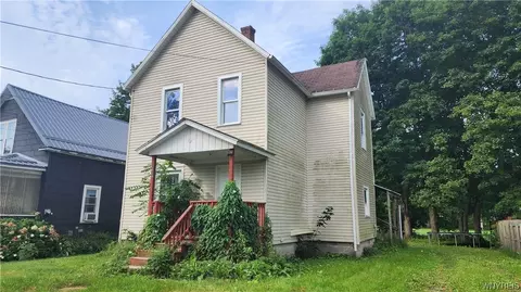 20 Orchard St, Salamanca, NY 14779