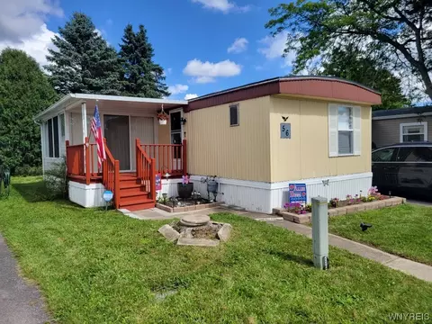 6035 S Transit Apt 56 Willowbend Rd, Lockport, NY 14094