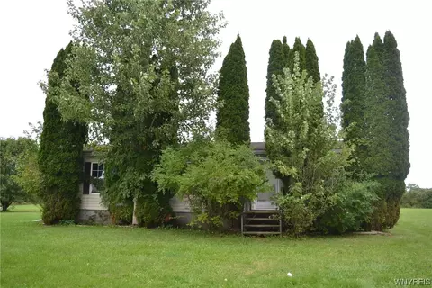 5373 Hill Rd, Barre, NY 14411