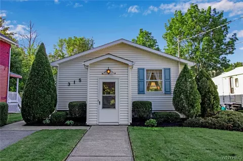315 North Ave, Shelby, NY 14103