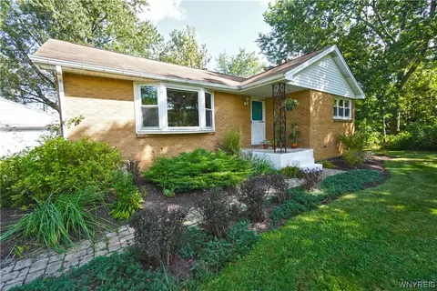 6146 Powers Rd, Orchard Park, NY 14127