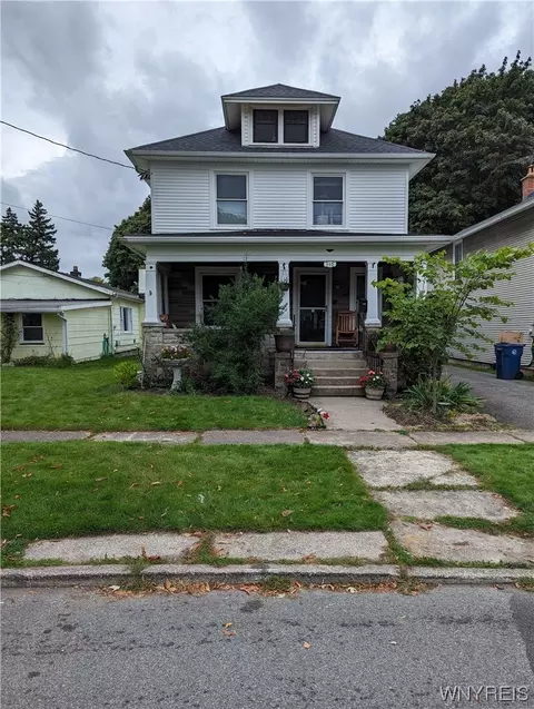 110 Saxton St, Lockport, NY 14094