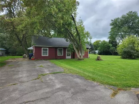 3022 Saunders Sett Rd S, Cambria, NY 14132