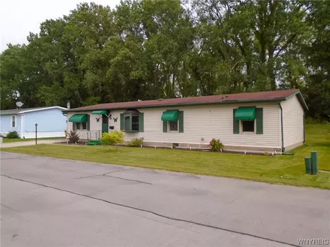 54 Parkside Cir, Cheektowaga, NY 14227