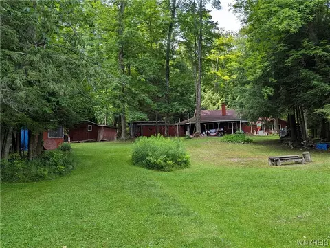 10510 Savage Rd, Chaffee, NY 14030