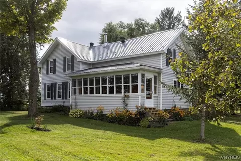 9190 Center Rd, Colden, NY 14080