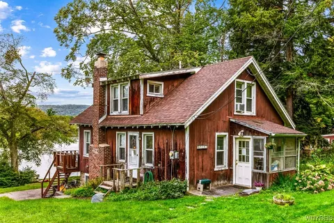 5393 Windy Cove Ln, Tully, NY 13159