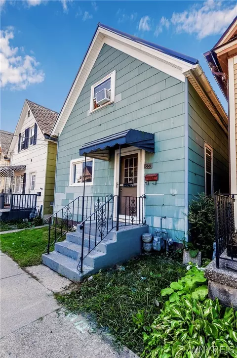 366 Longnecker St, Buffalo, NY 14206