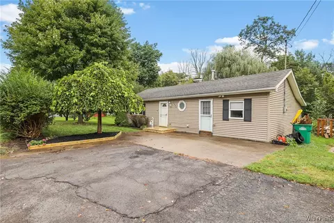6920 Tonawanda Creek Rd, Lockport, NY 14094