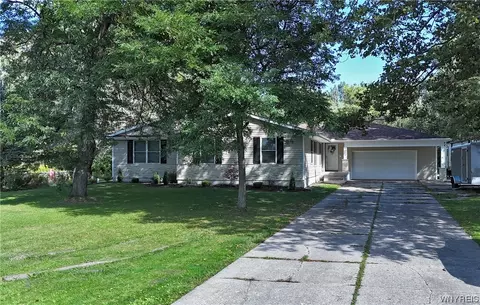 235 New Rd, East Amherst, NY 14051