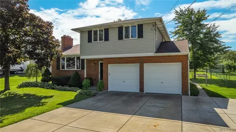 1804 Bedell Rd, Grand Island, NY 14072