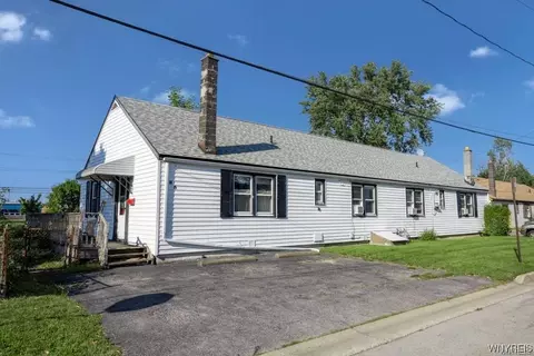 81-85 Lardner Ct, Tonawanda, NY 14150