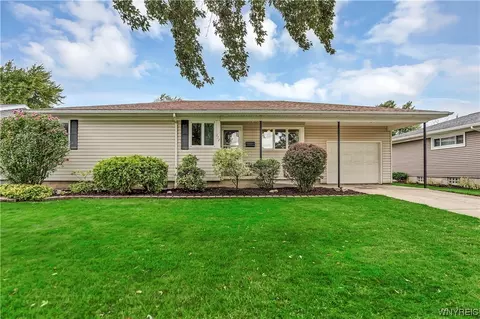 172 Greentree Rd, Tonawanda, NY 14150