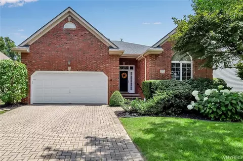 12 Thamesford Ln, Amherst, NY 14221