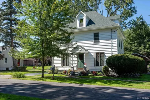 251 Washington St, Wilson, NY 14172