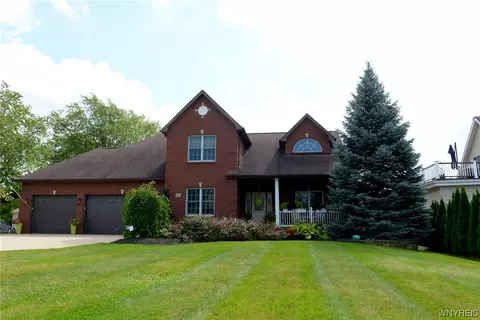 3081 Cloverbank Rd, Hamburg, NY 14075