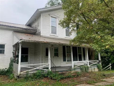 41 Perry St, Gowanda, NY 14070
