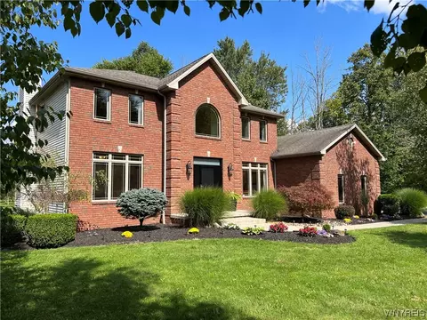 10610 County Rd, Clarence, NY 14031