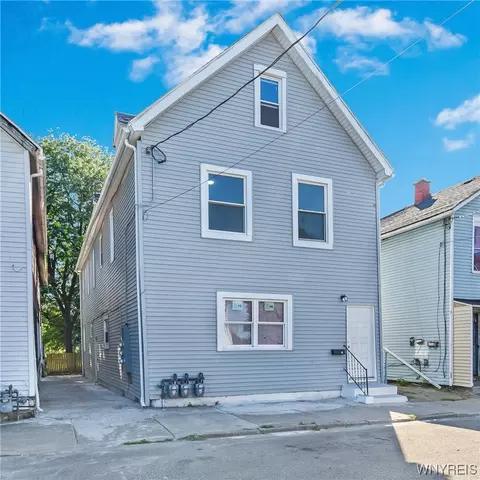 23 Lebanon St, Lackawanna, NY 14218