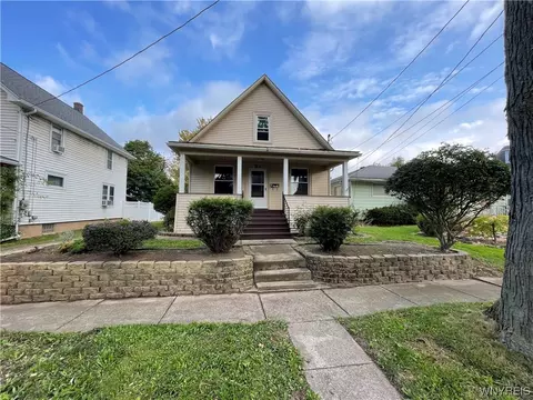 83 Juniper St, Lockport, NY 14094