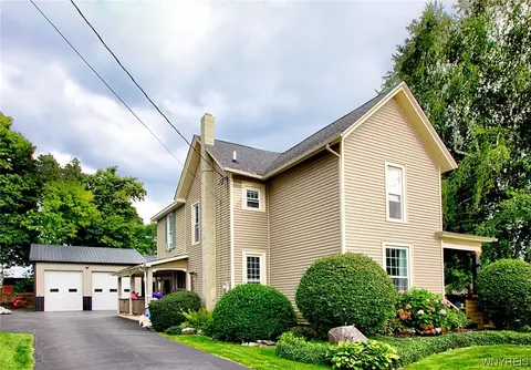 63 Cedar St, Newstead, NY 14001