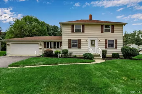 1662 Baxter Ave, Alden, NY 14004