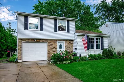 126 Robert Dr, Lancaster, NY 14086