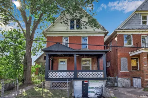 420 8th St, Niagara Falls, NY 14301