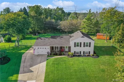 60 Eaglebrook Dr, Buffalo, NY 14224