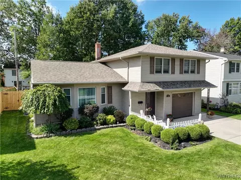 62 Sweetwood Dr, Amherst, NY 14228