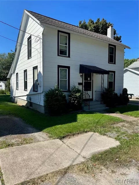 195 Glenwood Ave, Ridgeway, NY 14103