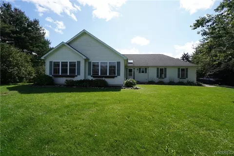 7299 Gartman Rd, Orchard Park, NY 14127