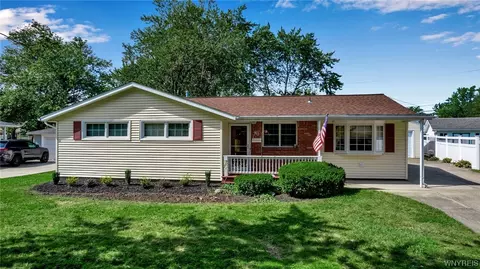 90 Woodgate Rd, Tonawanda, NY 14150
