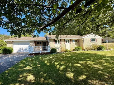 5484 Horseshoe Lake Rd, Batavia, NY 14020