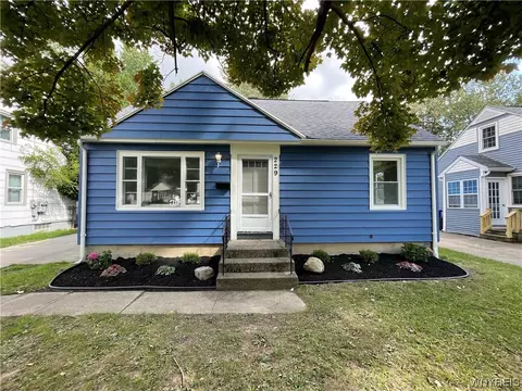 229 Chamberlin Dr, West Seneca, NY 14210
