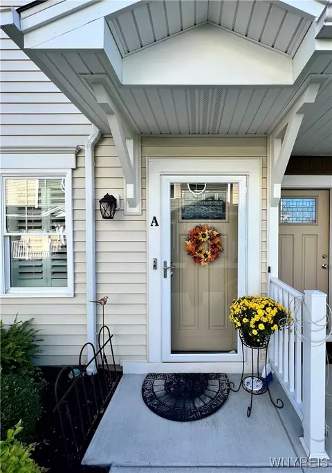 293 Northill Dr #A, Amherst, NY 14221
