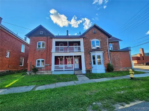 32-34 Clinton St, Salamanca, NY 14779
