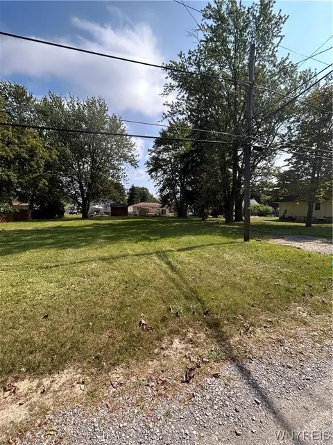 4111 Bryant St, Hamburg, NY 14219