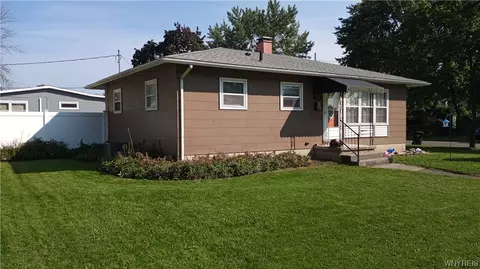 35 Luksin Dr, Tonawanda, NY 14150
